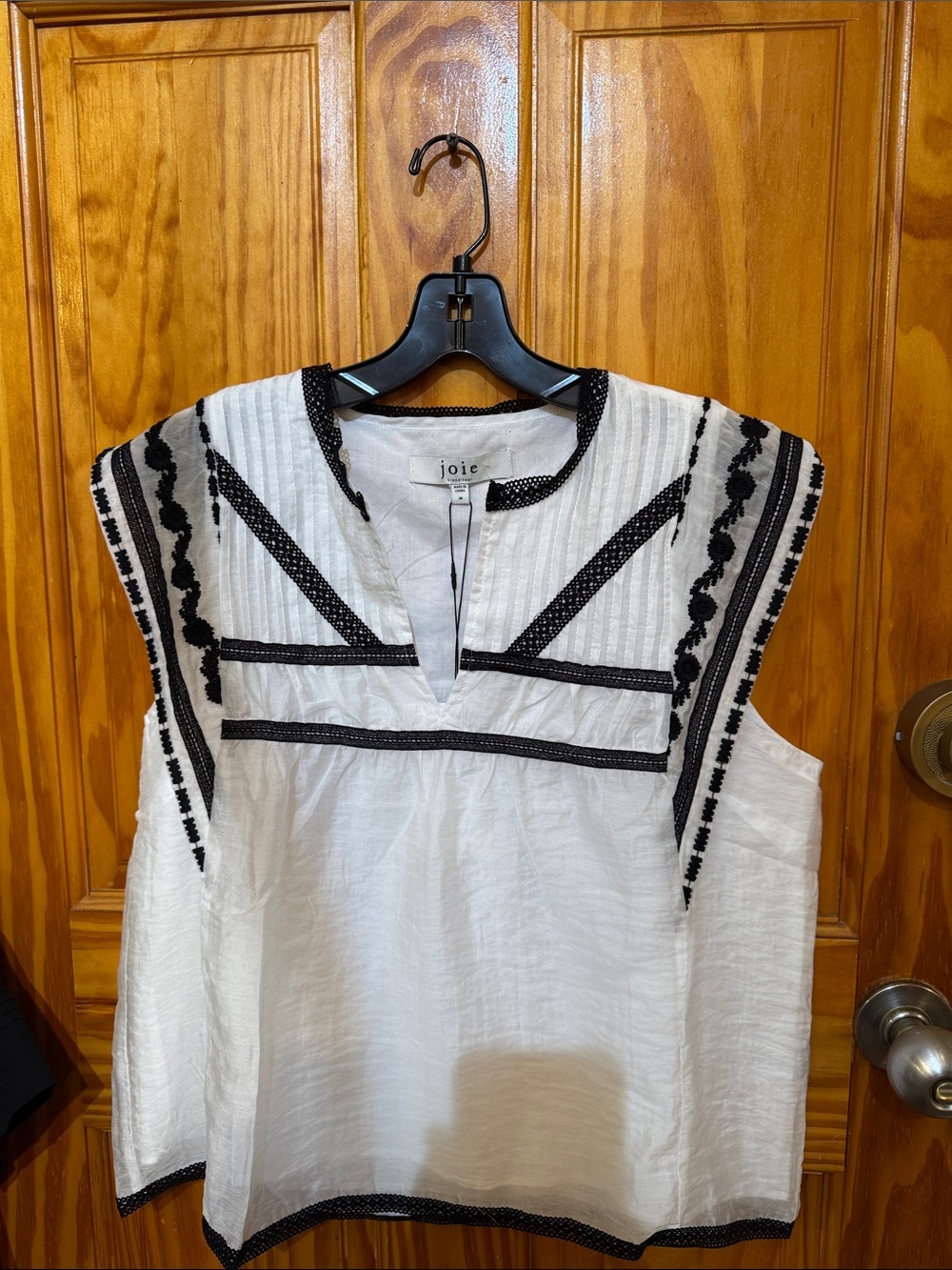 Joie White Sleeveless Embroidered Tunic with Black Trim